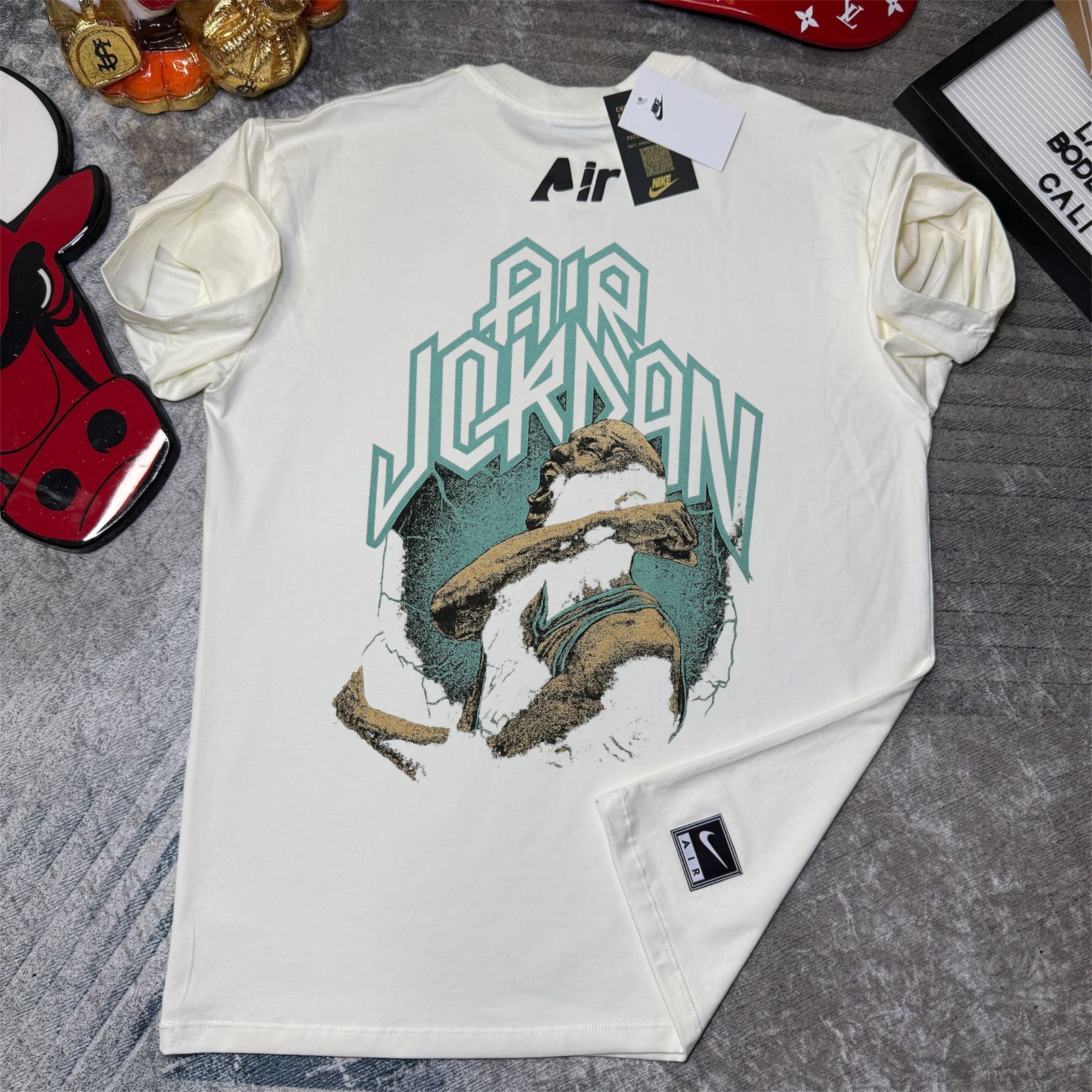 Camiseta Air Jordan Graphic Premium – Alto Relieve