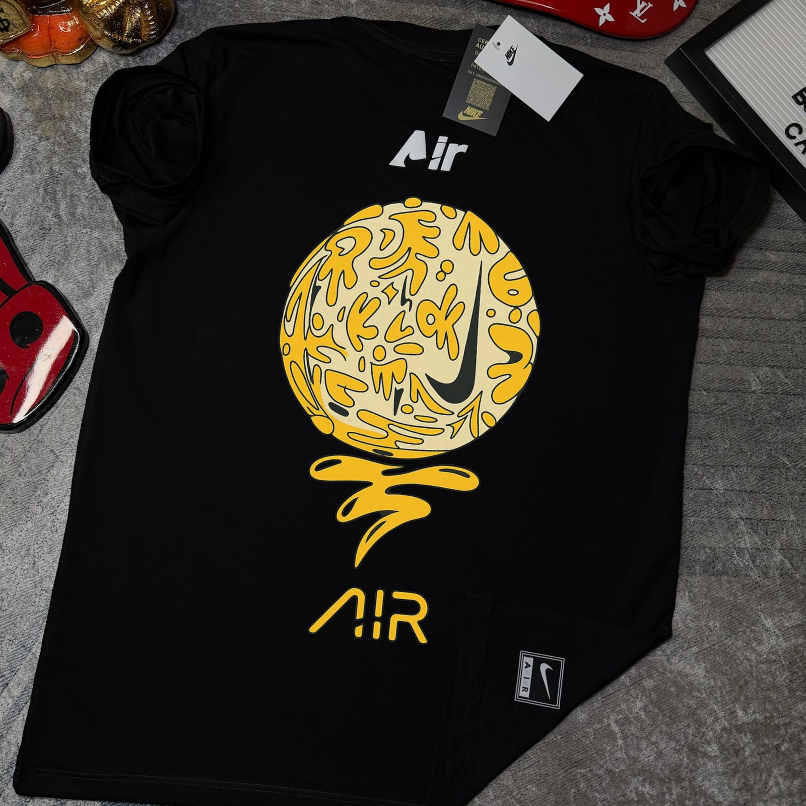 Camiseta Nike Air Planet Premium – Diseño Creativo & Alto Relieve
