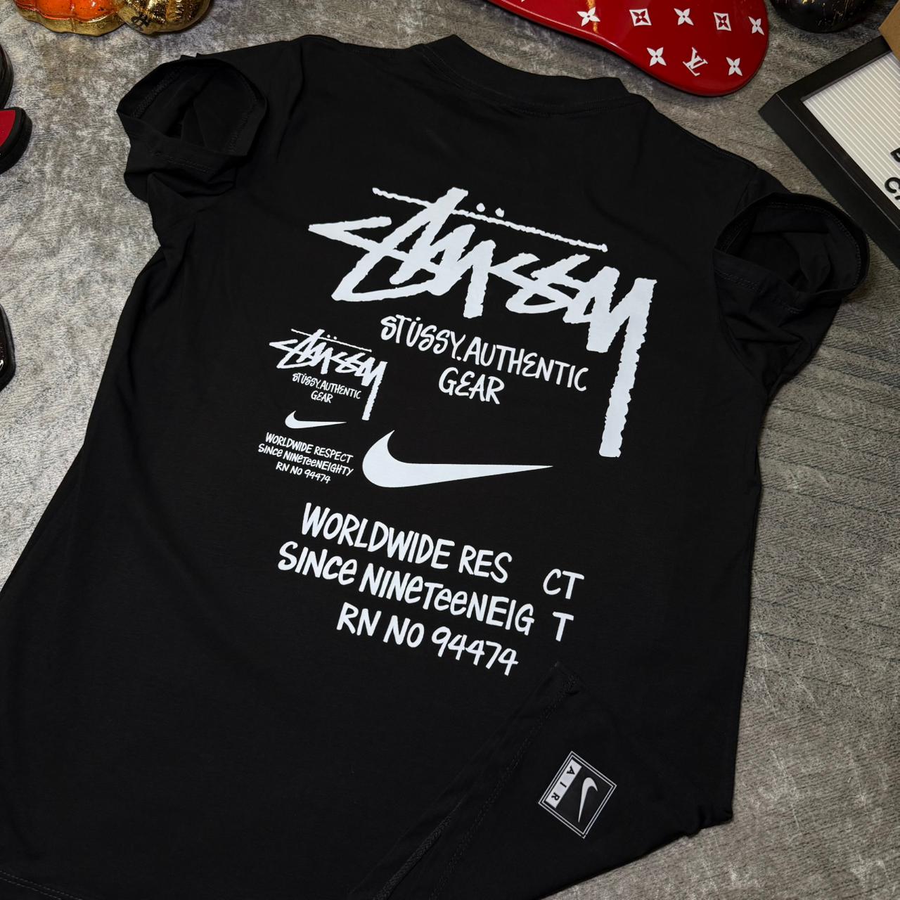 Camiseta Nike Street Style Premium – Negra & Alto Relieve