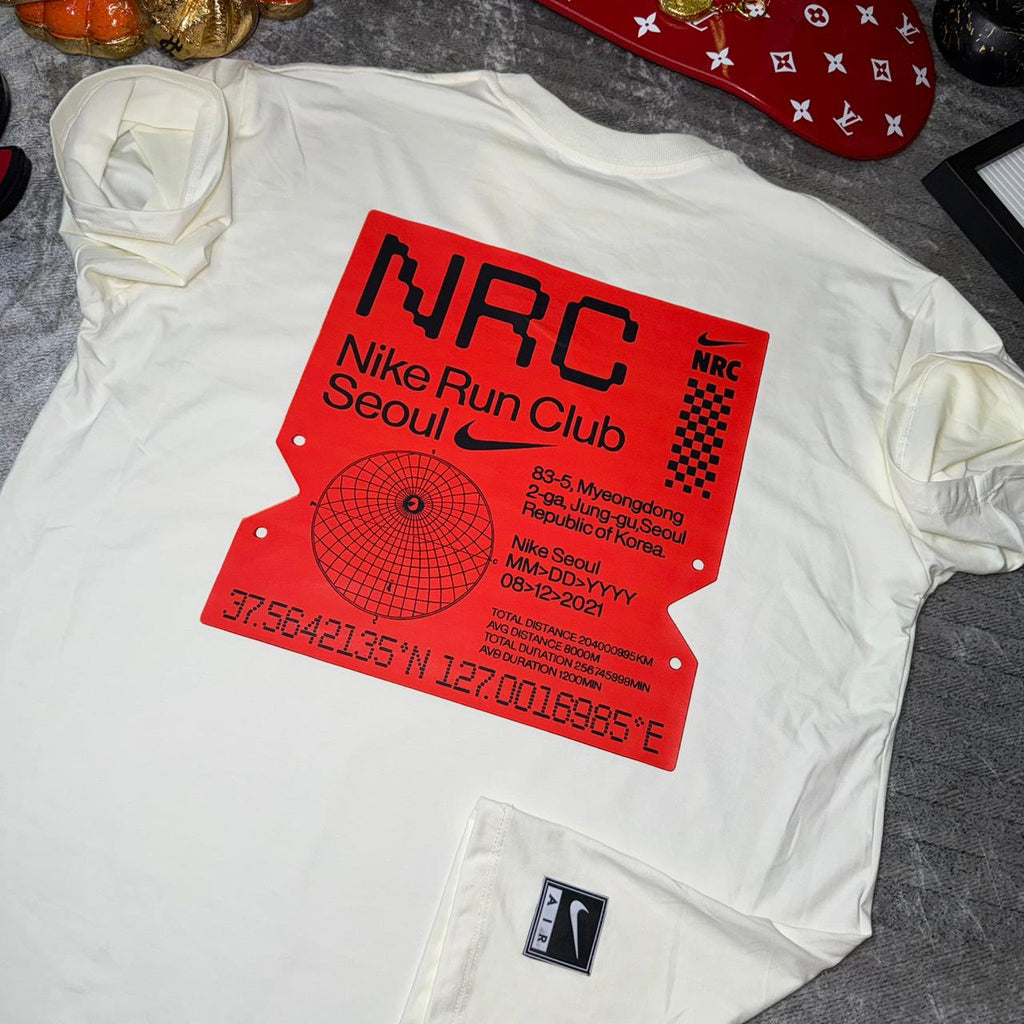 Camiseta Nike Run Club NRC Seoul Premium – Estilo Urbano & Tela Fría