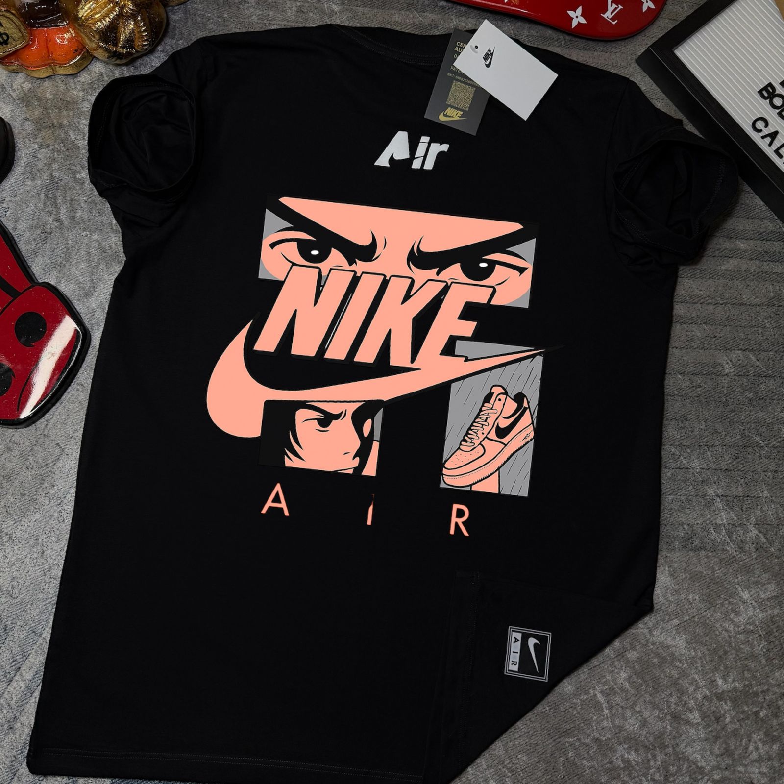 Camiseta Nike Air Graphic Premium – Diseño Artístico en Alto Relieve
