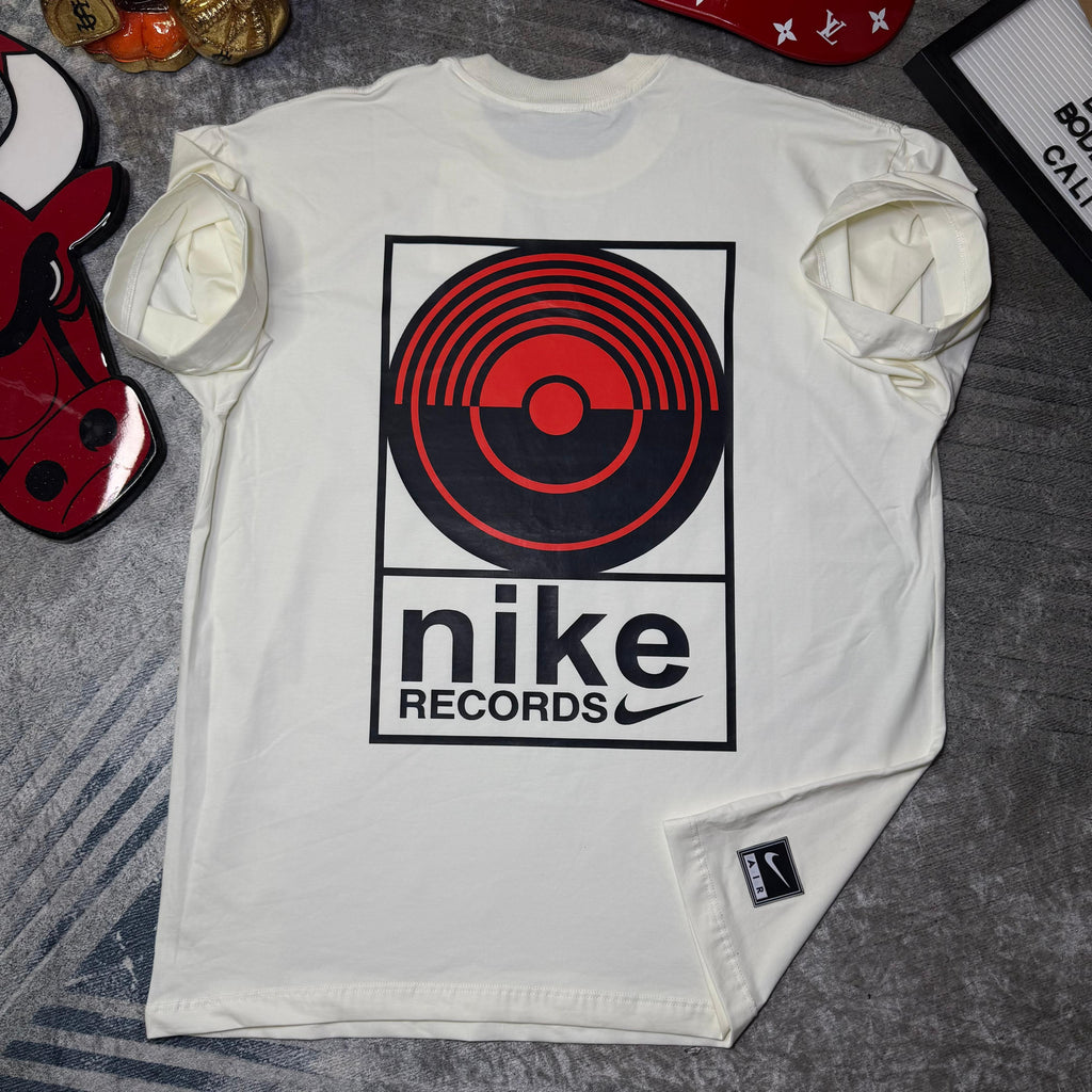 Camiseta Nike Records Premium – Diseño Musical & Estilo Urbano
